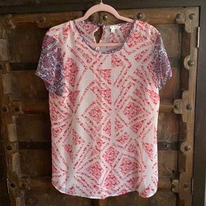 Cabi Y2K abstract print Coquertte tee top blouse